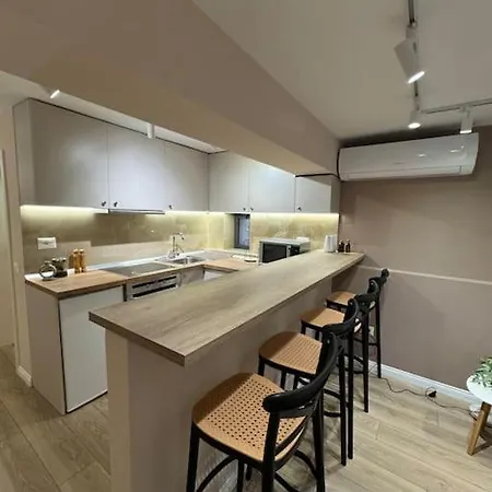 Apartment Cozy 31 With Garden, Bbq & Free Parking Tirana