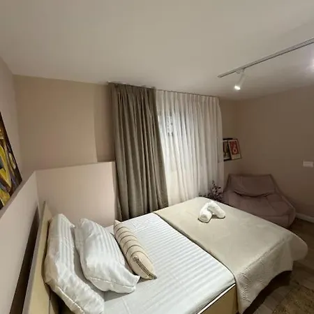Cozy 31 With Garden, Bbq & Free Parking Tirana